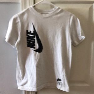 Nike Boys shirt Size Large